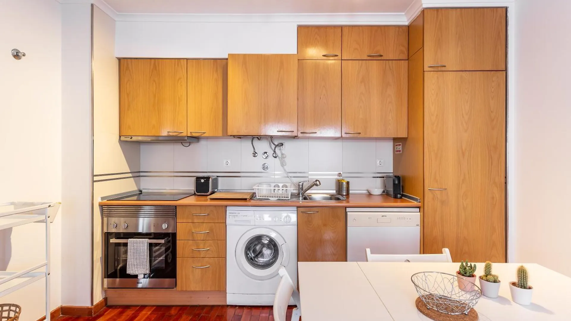 Central, Com Estacionamento Gratuito Lisbon Apartment